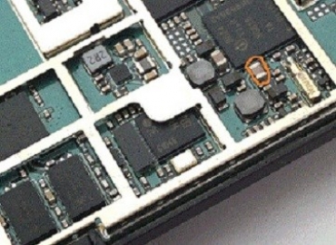 智能手機(jī)上的這個電子元件是貼片電感還是貼片電容